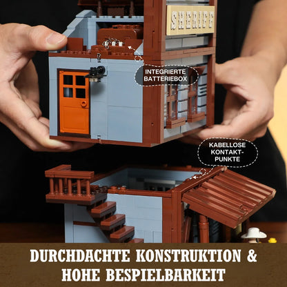 Modularer Aufbau des Funwhole Klemmbaustein-Sets mit integrierter Batteriebox im Dachgeschoss.