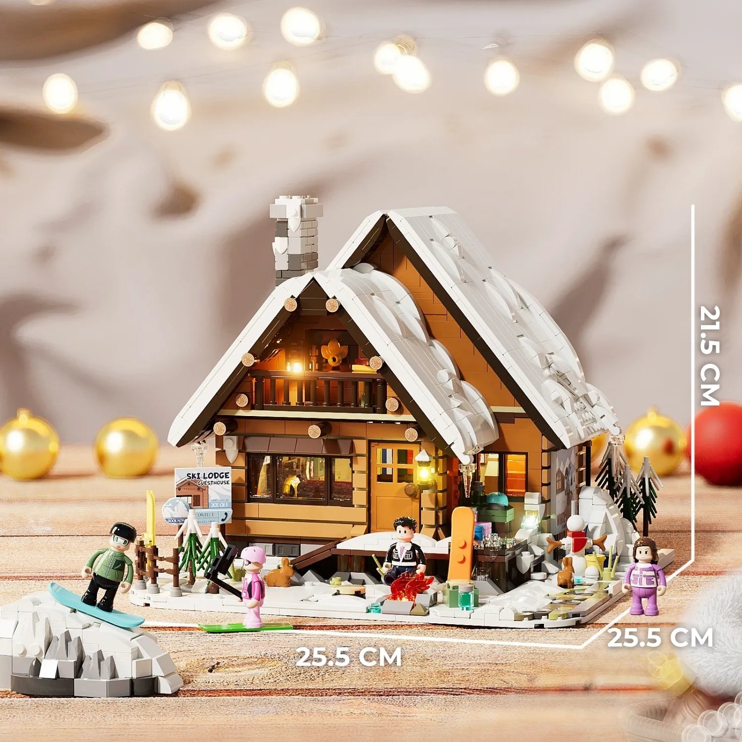 Funwhole F9041 Ski Lodge Klemmbausteine Set – Maße der aufgebauten Skihütte 25,5 × 21,5 × 25,5 cm