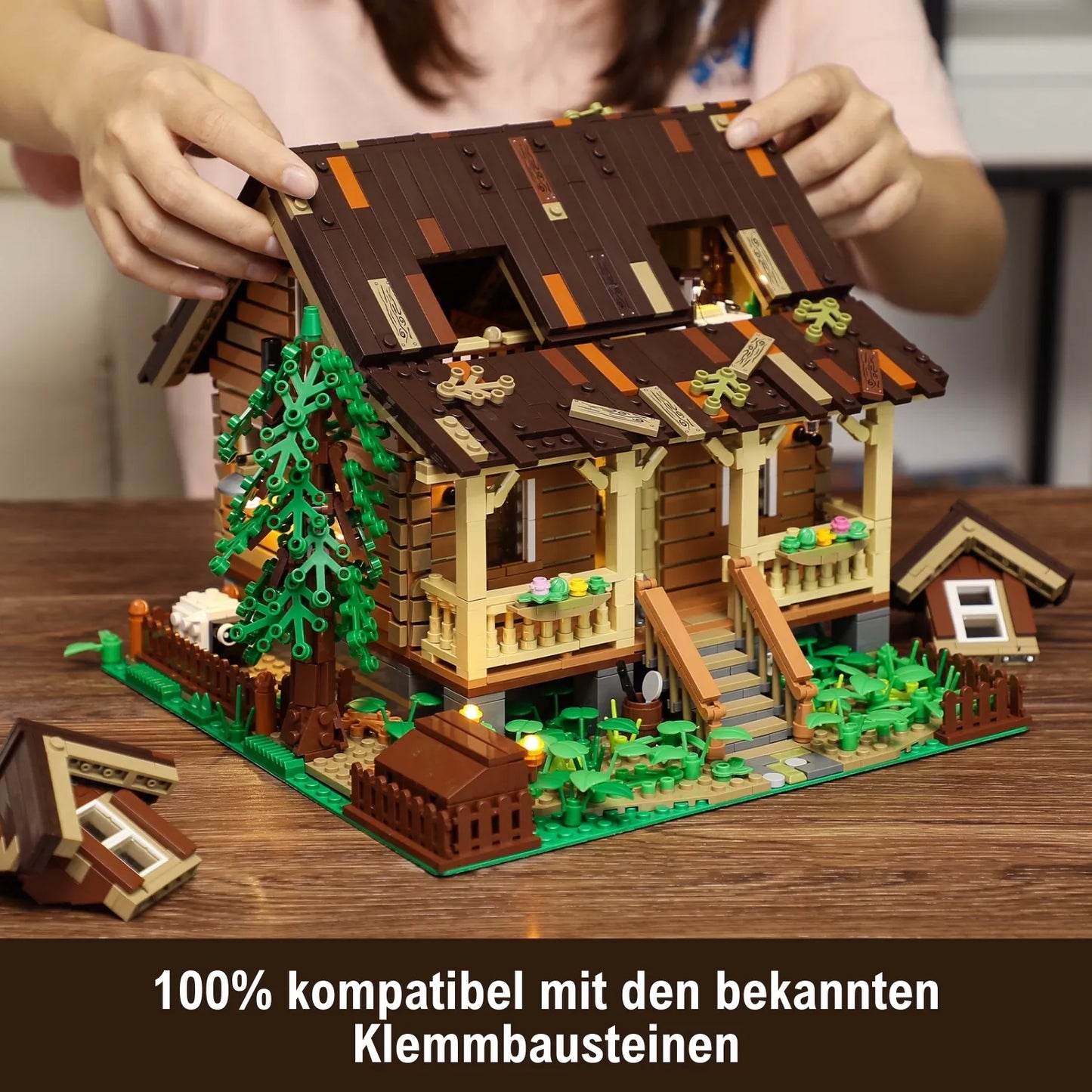 Modulares Dach der Funwhole Wood Cabin: Abnehmbare Segmente zum Bespielen, 100% kompatibel mit bekannten Klemmbaustein-Marken.