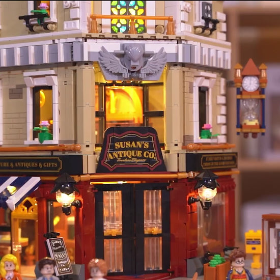 Unboxing und Detailansicht des Funwhole Antique Store Antiquitätenladen F9033 Klemmbausteine-Sets mit Beleuchtung.