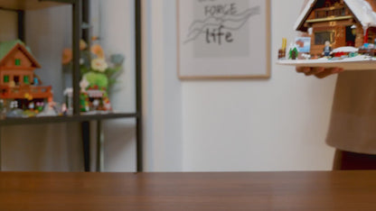 Unboxing und Detailansicht des Funwhole Ski Lodge Skihütte F9041 Klemmbausteine-Sets mit Beleuchtung.